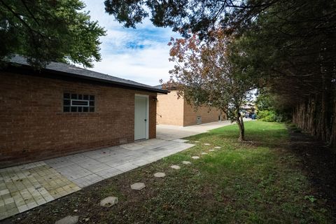 Tiny photo for 2601 W 98th Place, Evergreen Park, IL 60805 (MLS # 12508128)