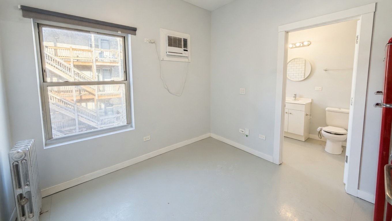 4700 N Racine Avenue 211