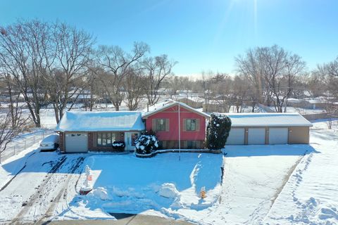 Photo of 131 Monticello Circle, Bolingbrook, IL 60440 (MLS # 12524777)