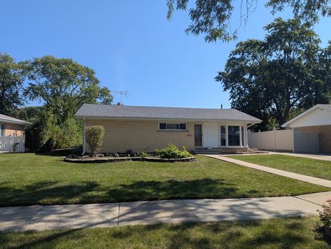 Tiny photo for 8927 Belleforte Avenue, Morton Grove, IL 60053 (MLS # 12465606)
