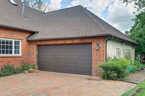 A home in Des Plaines