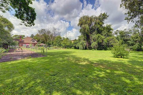 A home in Des Plaines