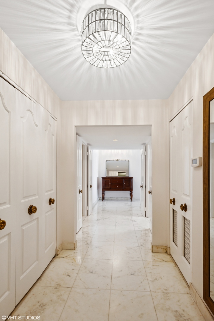 1212 N Lake Shore Drive 11CS