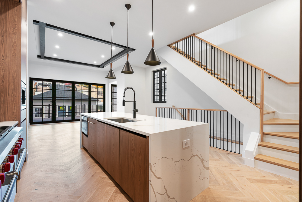 3446 N Oakley Avenue