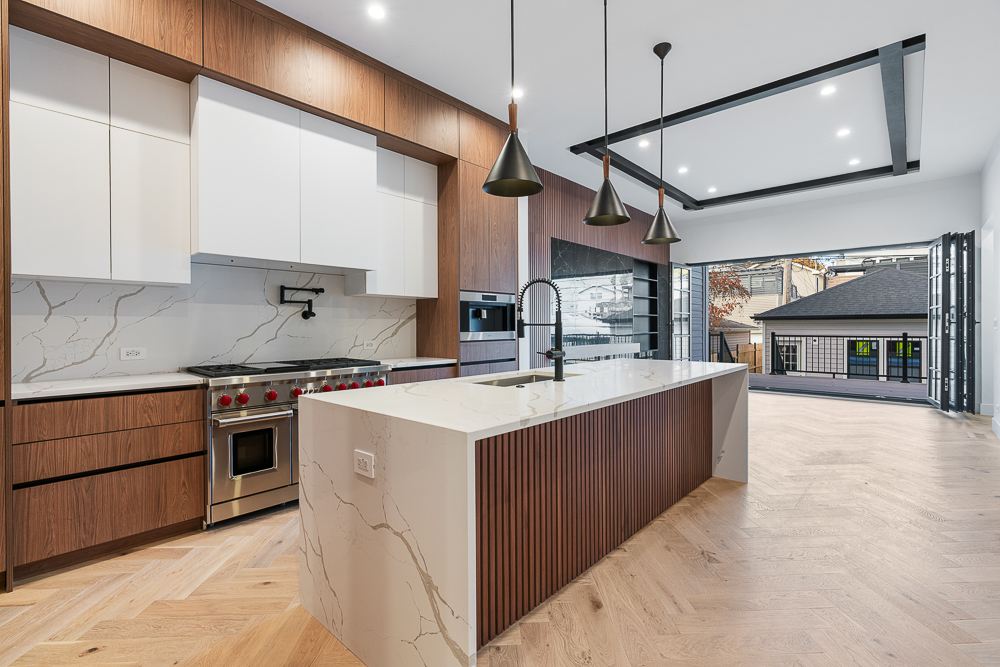 3446 N Oakley Avenue