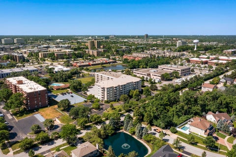 Tiny photo for 2020 Saint Regis Drive #605, Lombard, IL 60148 (MLS # 12739618)