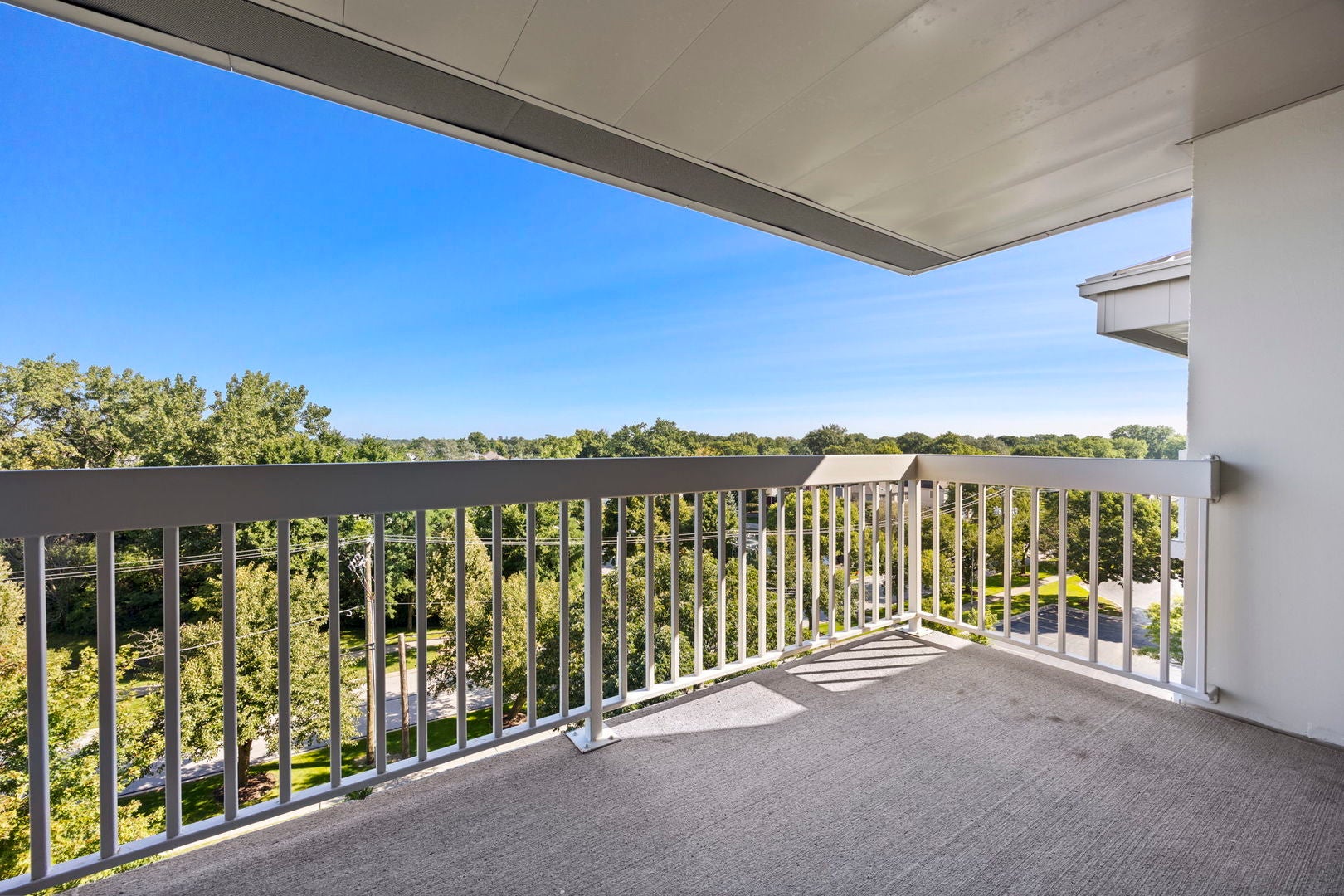 2020 Saint Regis Drive 605