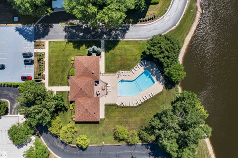 Tiny photo for 2020 Saint Regis Drive #605, Lombard, IL 60148 (MLS # 12739618)