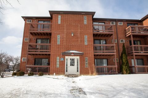 Photo of 1130 Evergreen Avenue #1A, Glendale Heights, IL 60139 (MLS # 12556581)