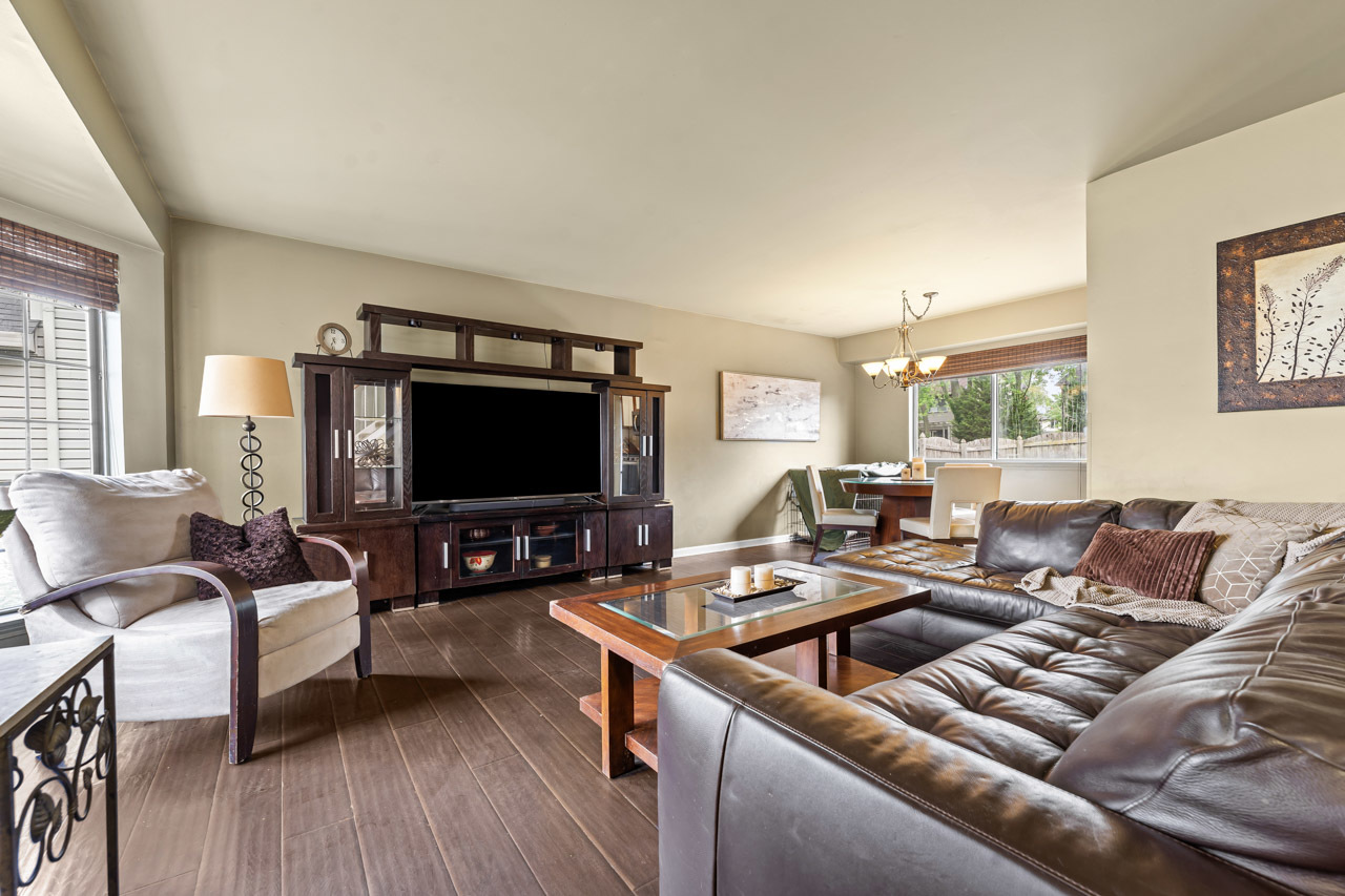 1861 Grosse Pointe Circle