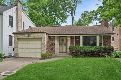 Photo of 6964 N Tonty Avenue, Chicago, IL 60646 (MLS # 12662083)