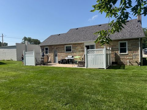 Tiny photo for 506 SW 3rd Street, Aledo, IL 61231 (MLS # 12688552)