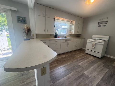 Tiny photo for 506 SW 3rd Street, Aledo, IL 61231 (MLS # 12688552)