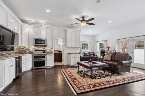 Tiny photo for 11 Moate Lane, Barrington Hills, IL 60010 (MLS # 12500344)