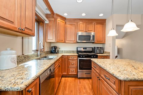 Tiny photo for 10124 Maple Avenue, Oak Lawn, IL 60453 (MLS # 12621967)