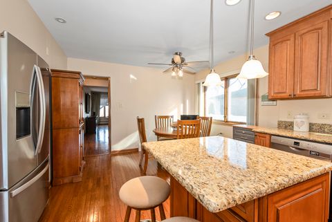 Tiny photo for 10124 Maple Avenue, Oak Lawn, IL 60453 (MLS # 12621967)
