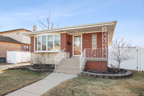 Tiny photo for 10124 Maple Avenue, Oak Lawn, IL 60453 (MLS # 12621967)