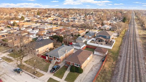 Tiny photo for 2949 W 100th Street, Evergreen Park, IL 60805 (MLS # 12439002)