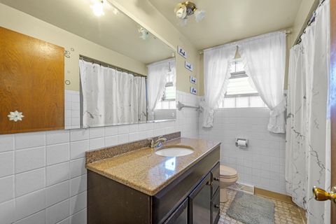 Tiny photo for 2949 W 100th Street, Evergreen Park, IL 60805 (MLS # 12439002)