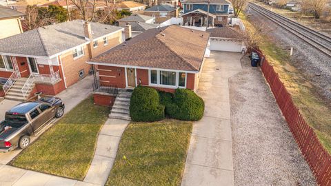 Tiny photo for 2949 W 100th Street, Evergreen Park, IL 60805 (MLS # 12439002)