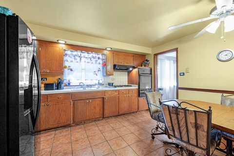 Tiny photo for 2949 W 100th Street, Evergreen Park, IL 60805 (MLS # 12439002)