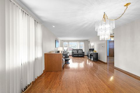 Tiny photo for 2949 W 100th Street, Evergreen Park, IL 60805 (MLS # 12439002)