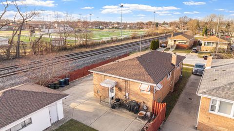 Tiny photo for 2949 W 100th Street, Evergreen Park, IL 60805 (MLS # 12439002)