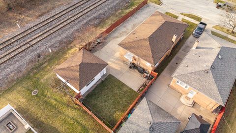 Tiny photo for 2949 W 100th Street, Evergreen Park, IL 60805 (MLS # 12439002)