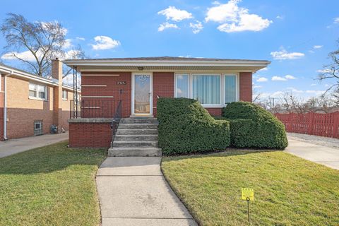 Photo of 2949 W 100th Street, Evergreen Park, IL 60805 (MLS # 12439002)