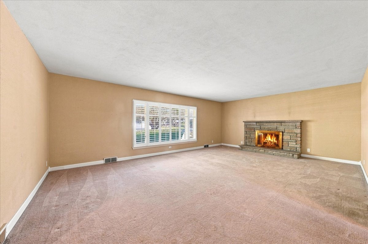 1500 Mayfield Avenue