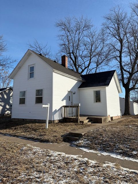 Photo of 819 5th Street, Rock Island, IL 61201 (MLS # 12590102)