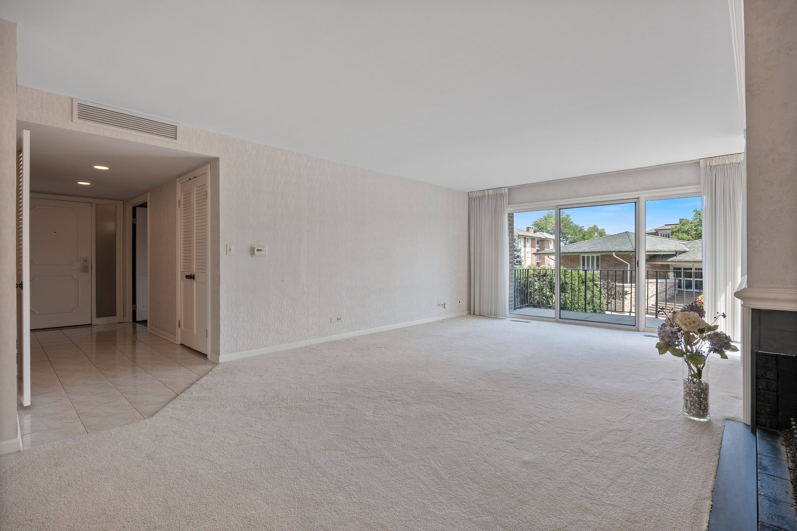 2 Oakbrook Club Drive B207