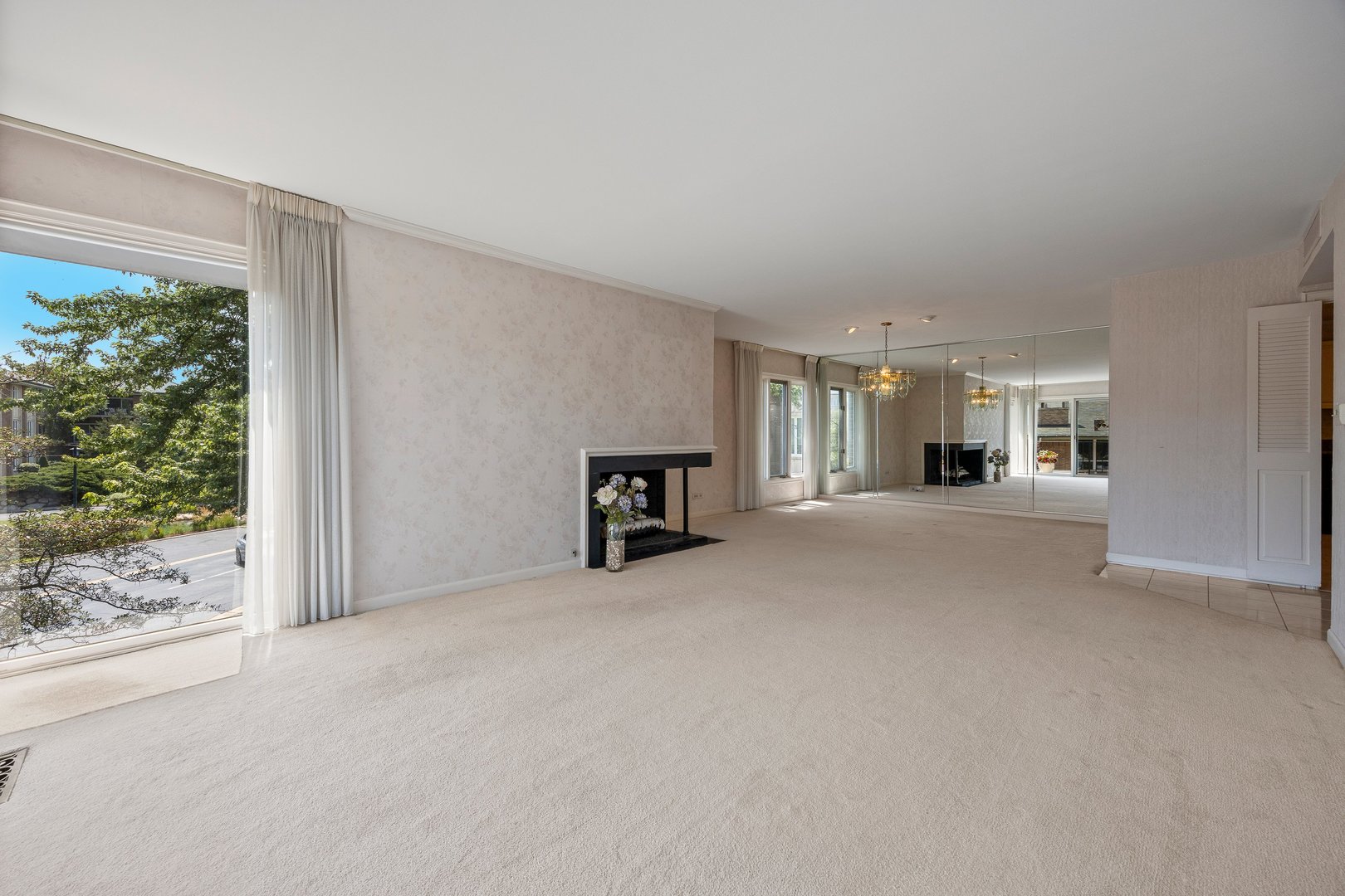 2 Oakbrook Club Drive B207