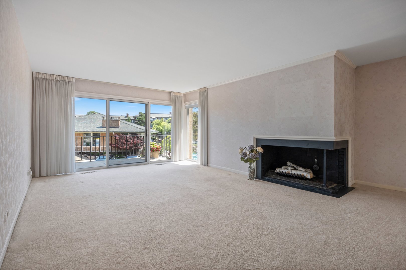 2 Oakbrook Club Drive B207