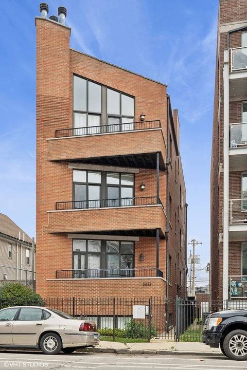 Photo of 2438 N Clybourn Avenue #2, Chicago, IL 60614 (MLS # 12468285)