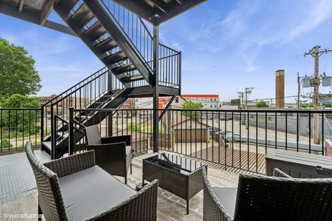 Tiny photo for 2438 N Clybourn Avenue #2, Chicago, IL 60614 (MLS # 12468285)