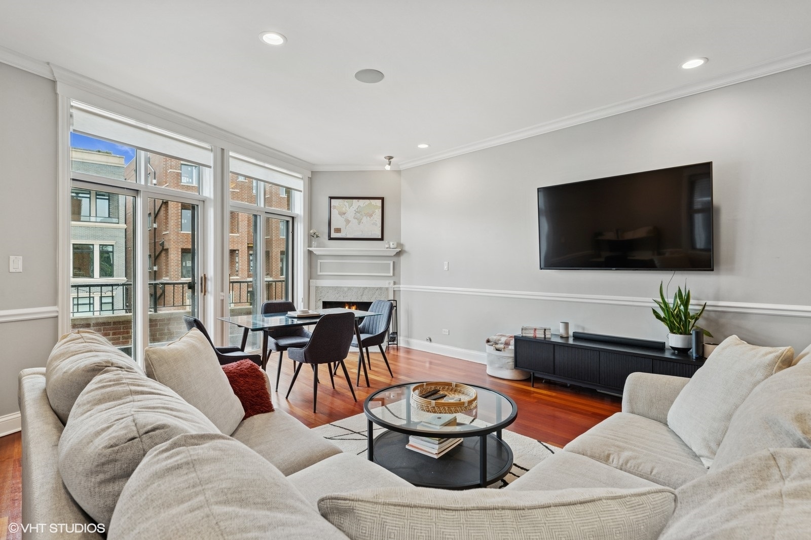 2438 N Clybourn Avenue 2