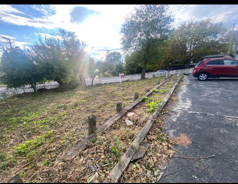 Tiny photo for 256 W DOWNER Place, Aurora, IL 60506 (MLS # 12505393)