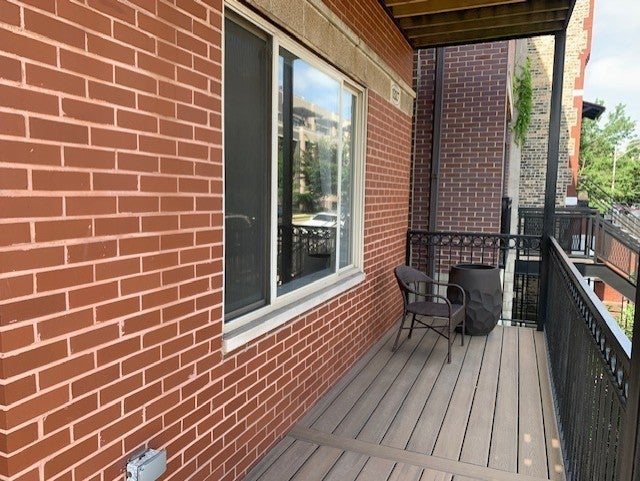 1327 W WALTON Street 2