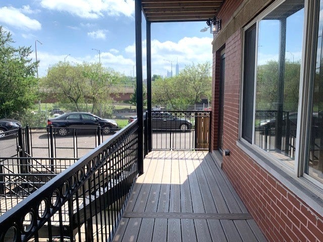1327 W WALTON Street 2