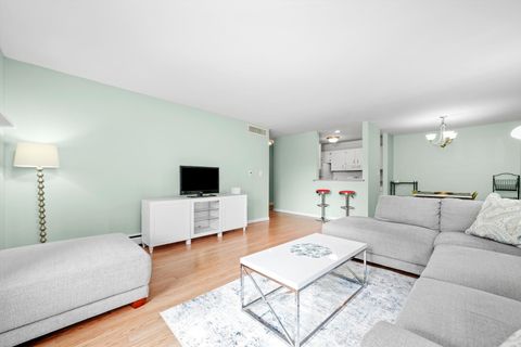 Tiny photo for 1926 Prairie Square #210B, Schaumburg, IL 60173 (MLS # 12611235)