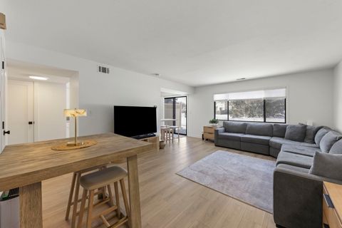 Tiny photo for 812 Dracut Lane #D, Schaumburg, IL 60173 (MLS # 12558758)