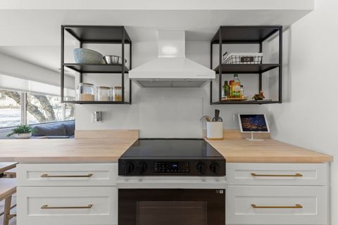 Tiny photo for 812 Dracut Lane #D, Schaumburg, IL 60173 (MLS # 12558758)