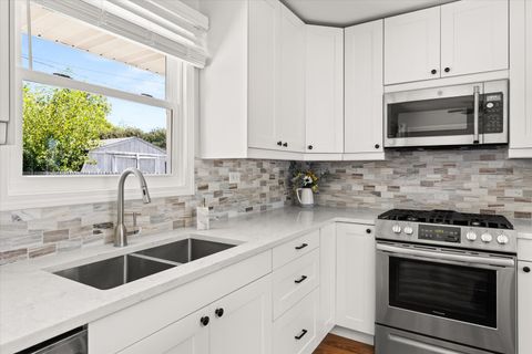 Tiny photo for 1105 Walter Street, Lemont, IL 60439 (MLS # 12488781)