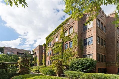 Photo of 5714 S Kenwood Avenue #1, Chicago, IL 60637 (MLS # 12483085)
