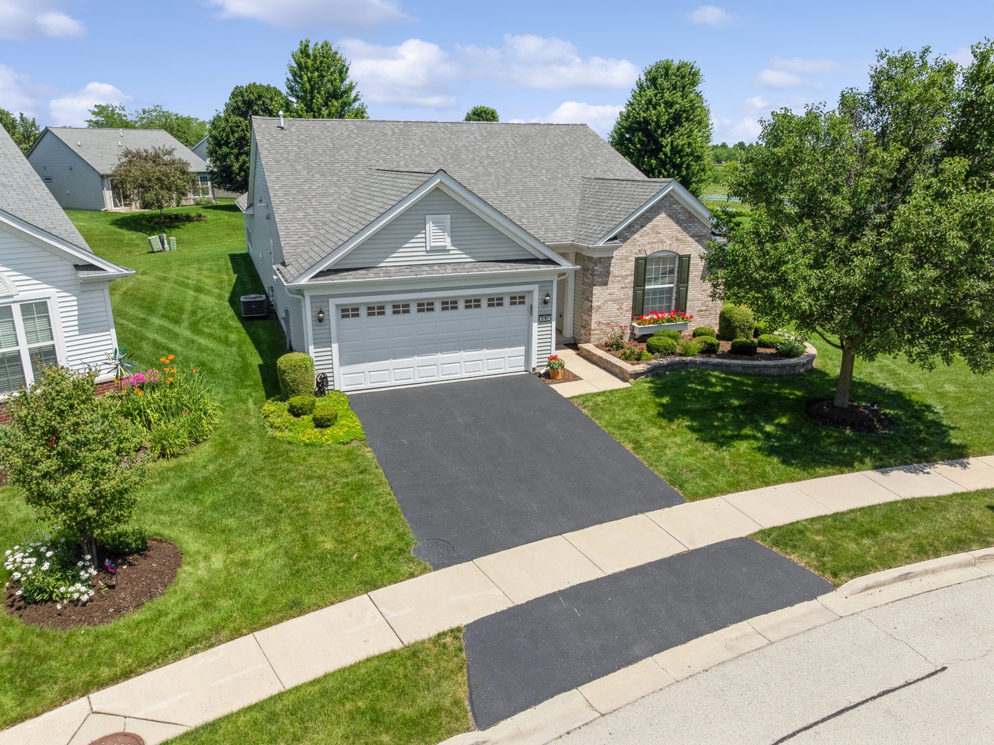 2787 Beacon Point Circle