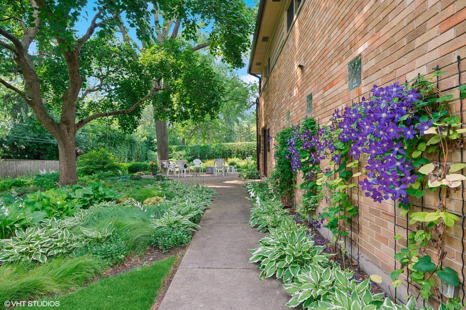 1622 Village Green Court