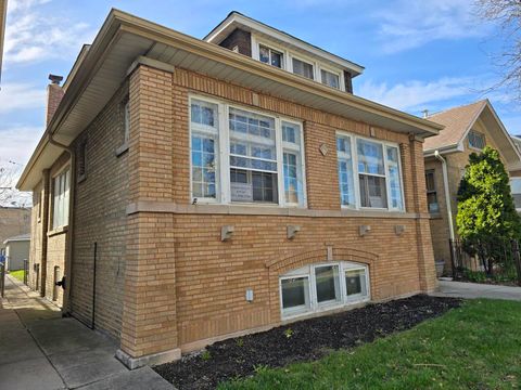 5832 N Sacramento Avenue Chicago IL 60659