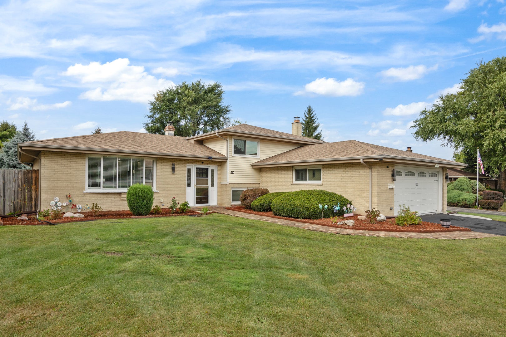 1210 N Keebie Court