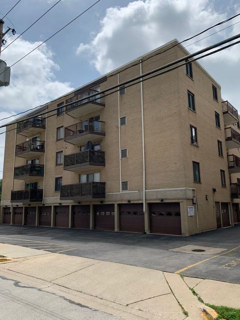 Tiny photo for 900 S River Road #4A, Des Plaines, IL 60016 (MLS # 12710655)
